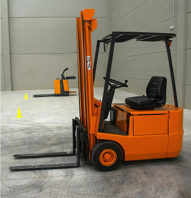 Forklifts and Reach Trucks